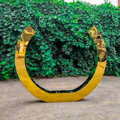 Wedding golden SST backdrop arch